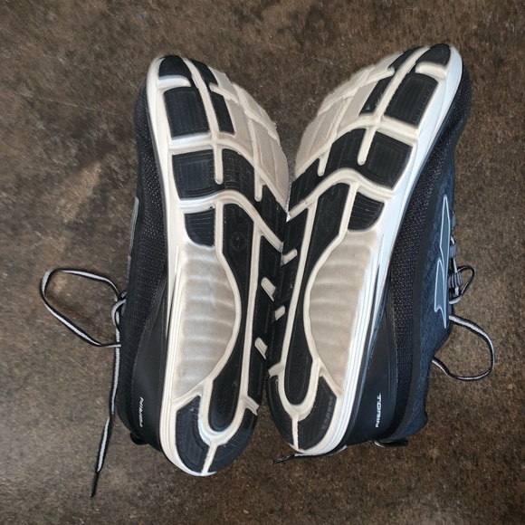 Altra Torin - Picture 2 of 3